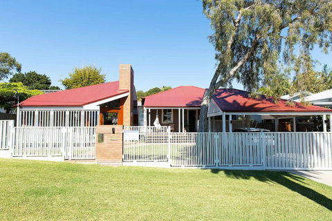 A PERFECT STAY - Bacchus - Lightning Ridge Tourism 7