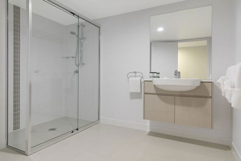 Oaks Mackay Carlyle Suites - Lightning Ridge Tourism 1