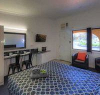 Twin Swans Motel - Lightning Ridge Tourism