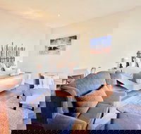 Phoenix Apartments - Lightning Ridge Tourism