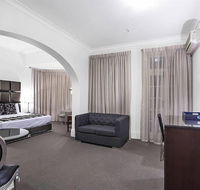 Monte Pio Hotel  Conference Centre - Lightning Ridge Tourism