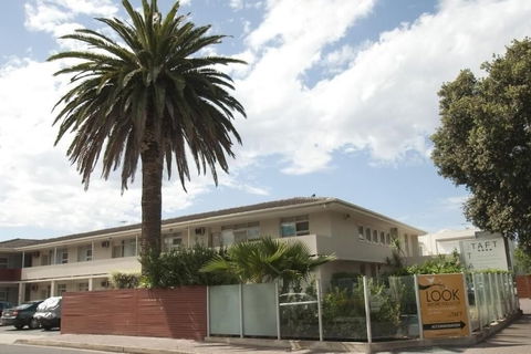 Taft Motor Inn - Lightning Ridge Tourism 1