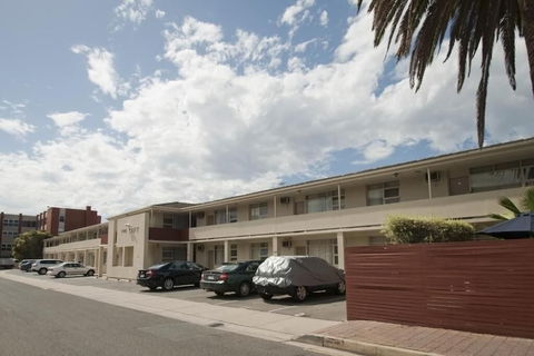 Taft Motor Inn - Lightning Ridge Tourism 0
