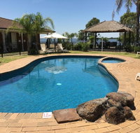 Capricorn Motor Inn - Lightning Ridge Tourism