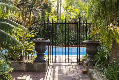 Guildford River Retreat - Lightning Ridge Tourism 2