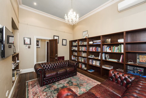 Guildford River Retreat - Lightning Ridge Tourism 4