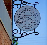 Tea Gardens Hotel - Lightning Ridge Tourism