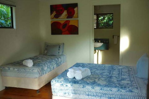 Cape Trib Farmstay - Lightning Ridge Tourism 4