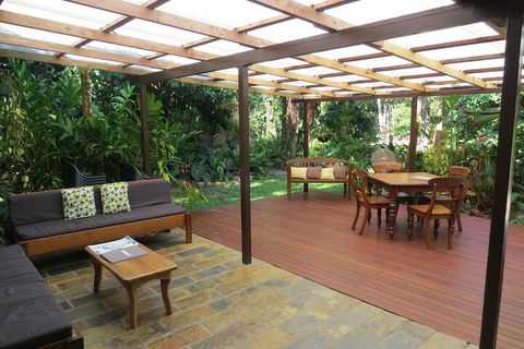 Cape Trib Farmstay - Lightning Ridge Tourism 1