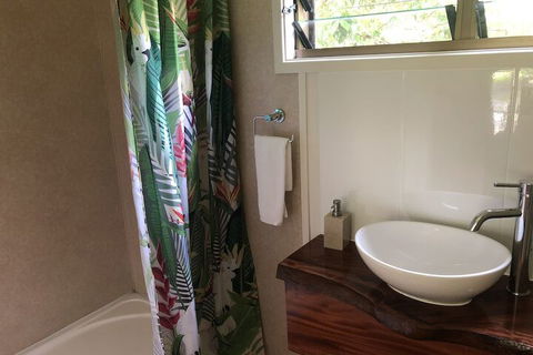 Cape Trib Farmstay - Lightning Ridge Tourism 6