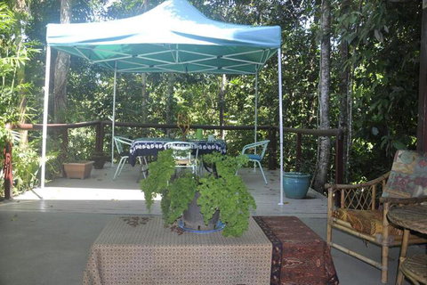 Tropical Bliss Bed & Breakfast - Lightning Ridge Tourism 7