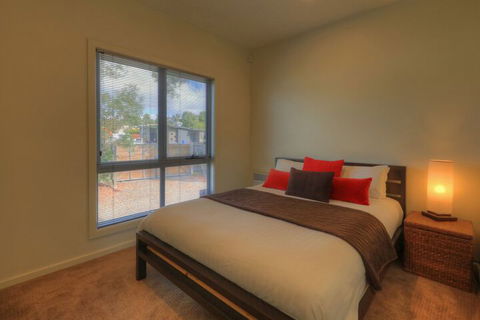 Fairwinds - Essentially Tas - Lightning Ridge Tourism 1