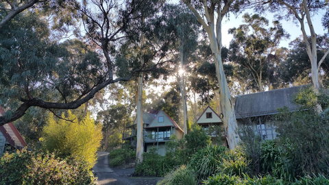 Great Ocean Road Cottages - Lightning Ridge Tourism 3