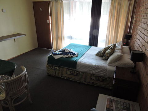 Pacific Motor Inn - Lightning Ridge Tourism 2