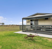 The Oxley Estate - Lightning Ridge Tourism