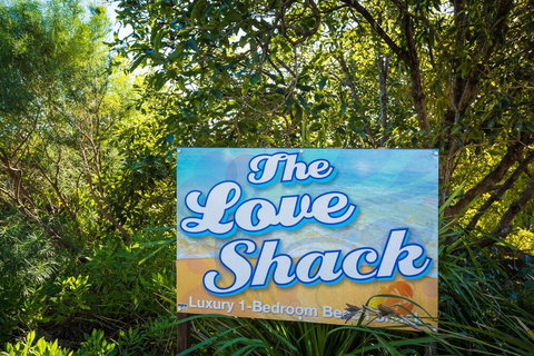 The Love Shack - Lightning Ridge Tourism 1