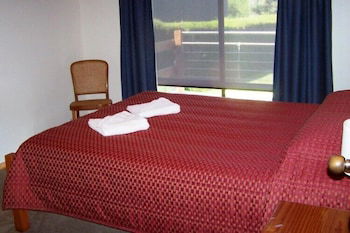Hazards House - Lightning Ridge Tourism 1