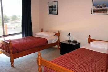 Hazards House - Lightning Ridge Tourism 0