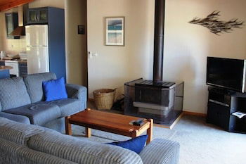 Hazards House - Lightning Ridge Tourism 3