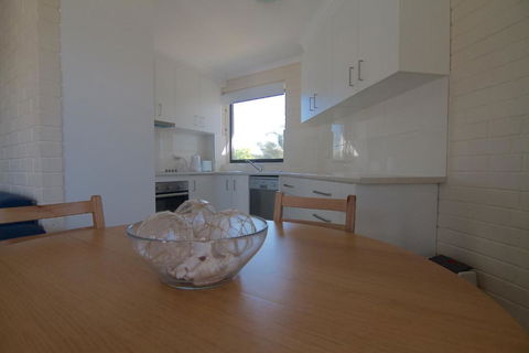 The Sands Holiday Apartments - Lightning Ridge Tourism 2