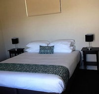 Neagles Retreat Villas - Lightning Ridge Tourism