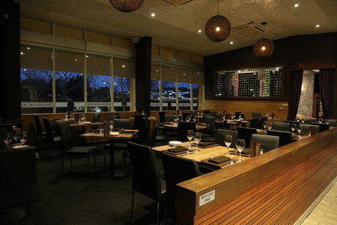 Shanika's Viale' - Lightning Ridge Tourism 0