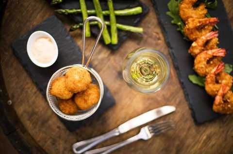 Bent Food & Wine - Lightning Ridge Tourism 0