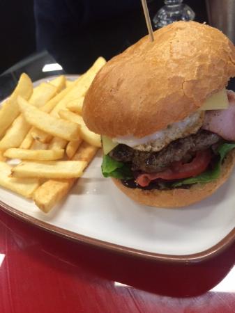 Drouin PizzaBurger Lounge - Lightning Ridge Tourism 0