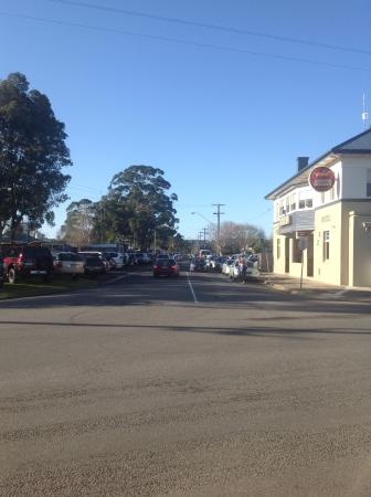Modella ACT Lightning Ridge Tourism