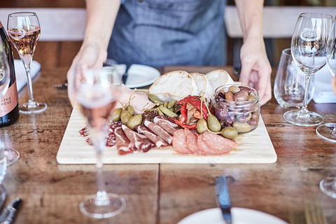 Patricia's Table Restaurant At Brown Brothers - Lightning Ridge Tourism 0