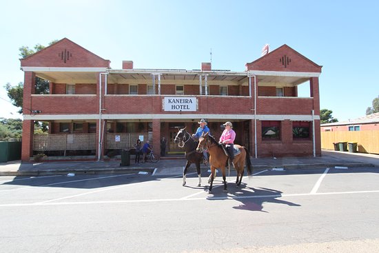 Sutton ACT Lightning Ridge Tourism