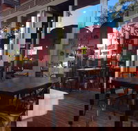 One Clementine Casual Dining - Lightning Ridge Tourism