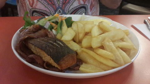 Blue Cattle Dog Restaurant - Lightning Ridge Tourism 0
