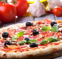 Golden Crust Pizza - Lightning Ridge Tourism