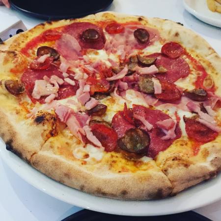 Fillippo's At Moorebank Hotel - Lightning Ridge Tourism 0