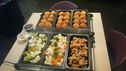 Monkey Bean Cafe - Lightning Ridge Tourism 0