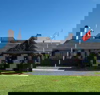 New England Motor Lodge - Lightning Ridge Tourism
