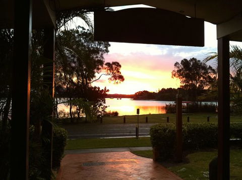 Riverside Tavern - Lightning Ridge Tourism 0