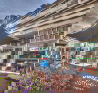 Barnes Store Emporium and Caf - Lightning Ridge Tourism