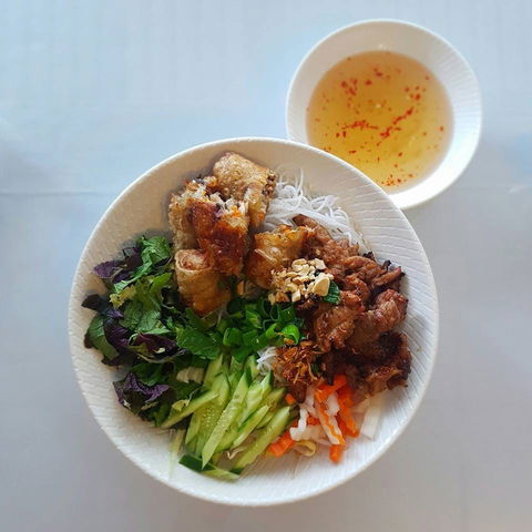 Pasteur Restaurant - Lightning Ridge Tourism 0