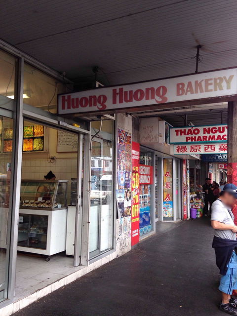 Huong Huong Bakery - Lightning Ridge Tourism 0