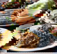 Vinh's Kitchen - Lightning Ridge Tourism