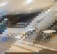 Avenue Perk - Lightning Ridge Tourism