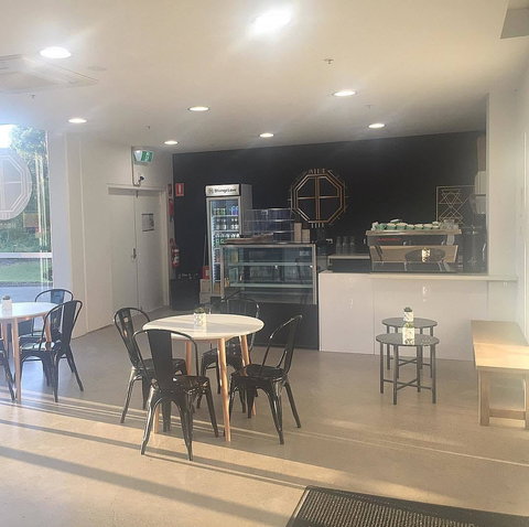 Avenue Perk - Lightning Ridge Tourism 0