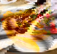 Restaurant and Bar at Noosa Heads Surf Club - Lightning Ridge Tourism