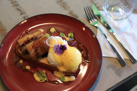 Harry's Cafe De Wheels - CBD - Lightning Ridge Tourism 0