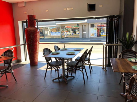 InFlames Charcoal Grill - Lightning Ridge Tourism 0