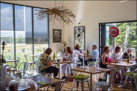 The Barrel Room Restaurant - Lightning Ridge Tourism 0