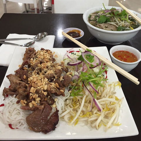 VN Bakery - Lightning Ridge Tourism 0