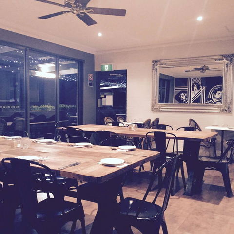 Ikon - Hotel Gracelands - Lightning Ridge Tourism 0